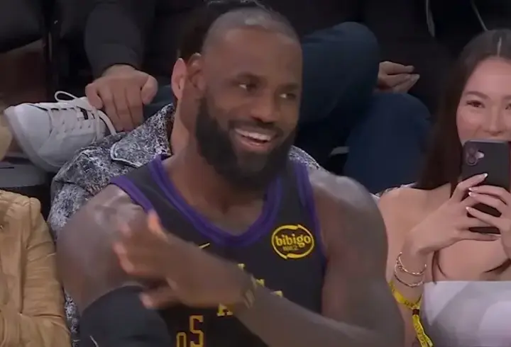 LeBron James bir kez daha NBA tarihine geçti