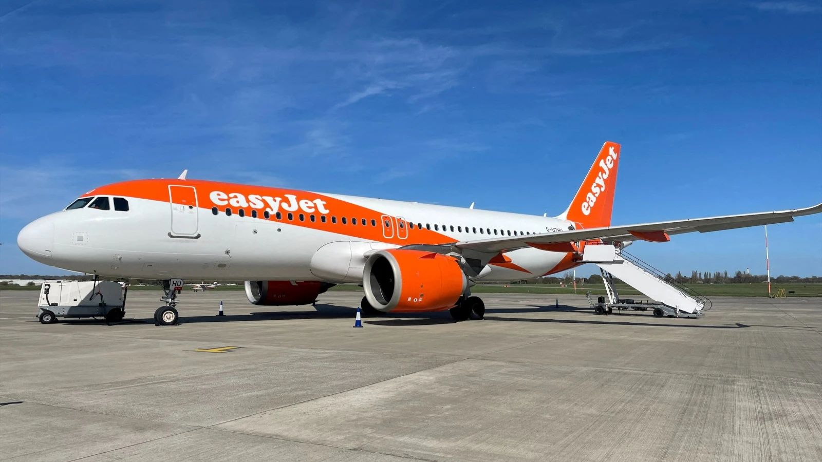 Dünya 'ölü babaanne'yi konuşuyor... EasyJet açıklama yaptı: Uçağa binerken canlıydı!