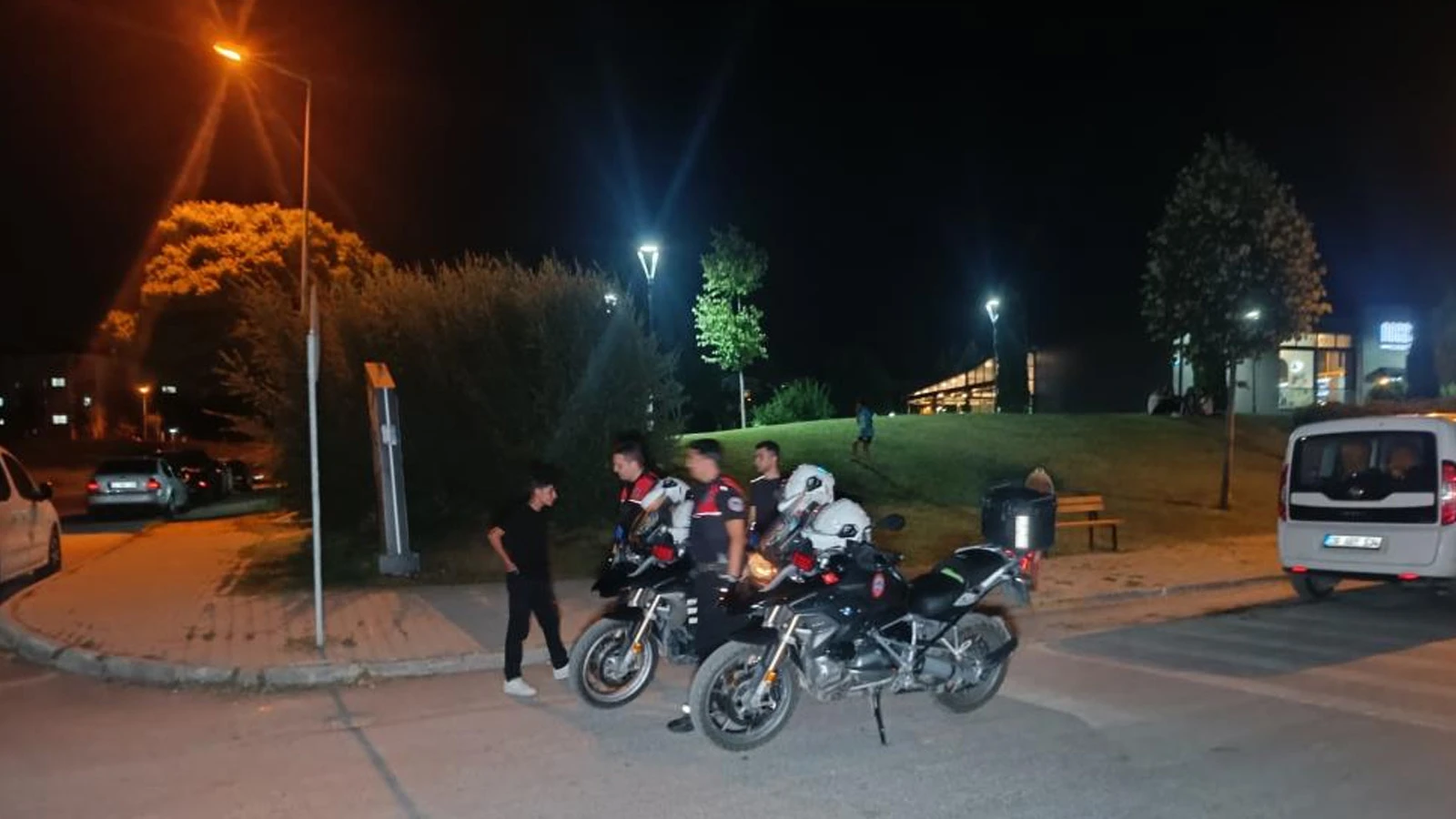 Eskişehir'de bıçaklı kavga: 1'i çocuk 2 kişi yaralandı