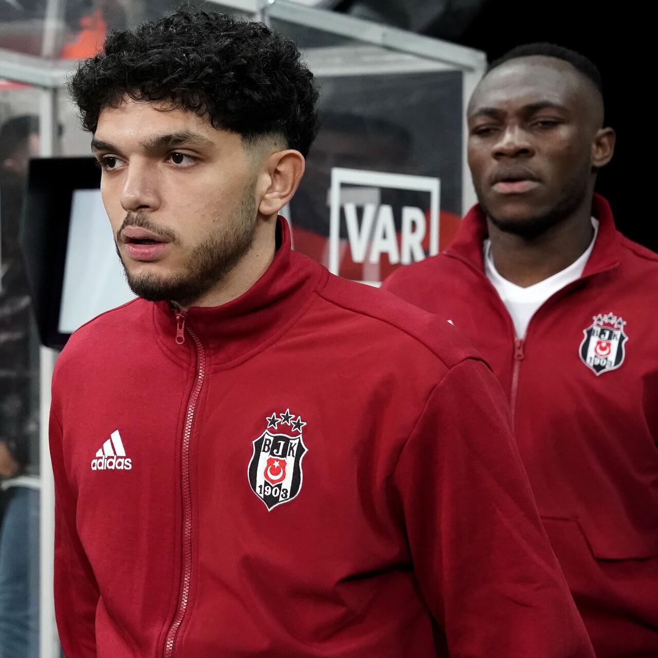 Beşiktaş'ta gözler Masuaku yerine Emrecan'da!