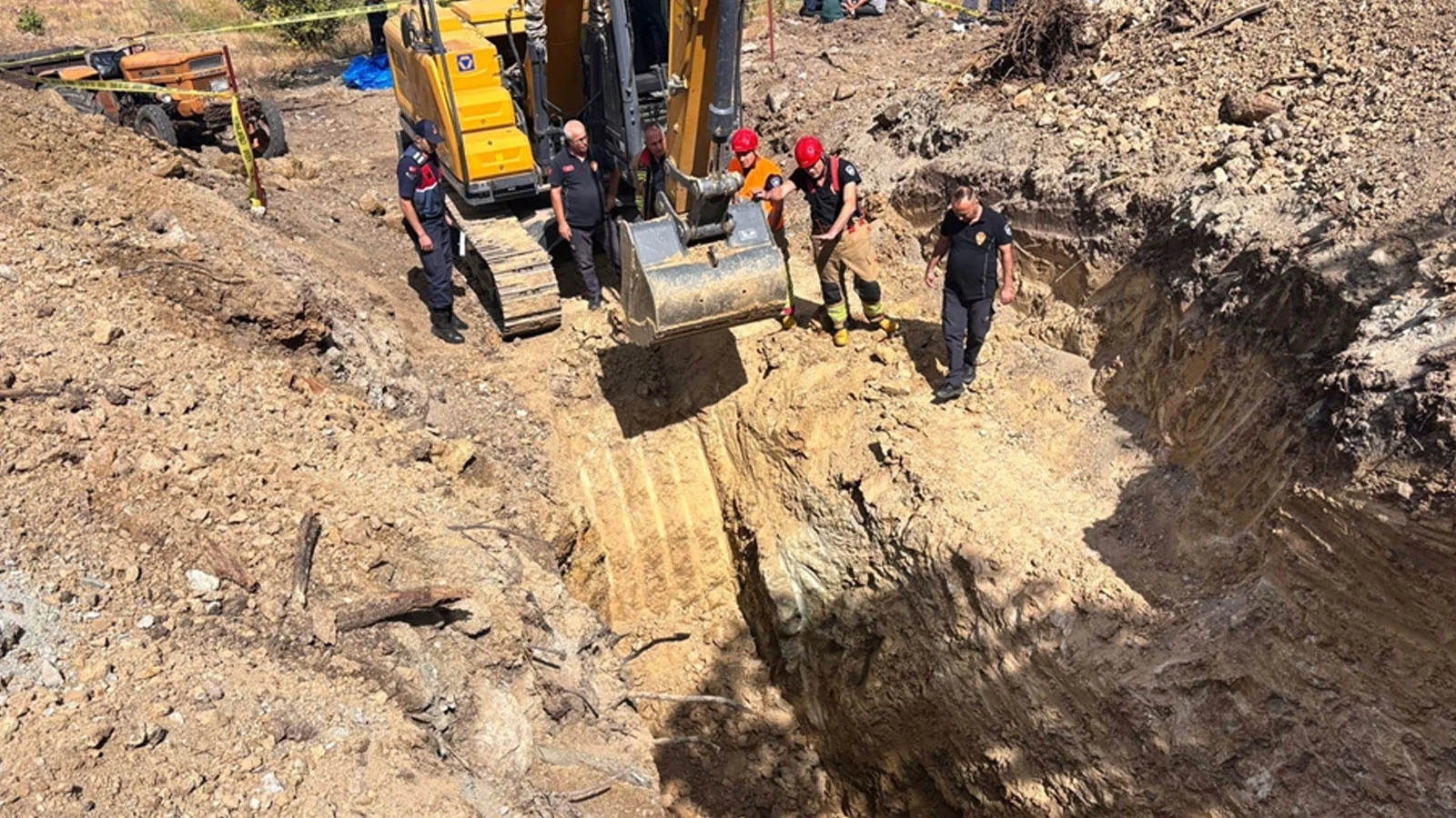 Manisa’da havuz kazısında toprak kaydı: 2 ölü