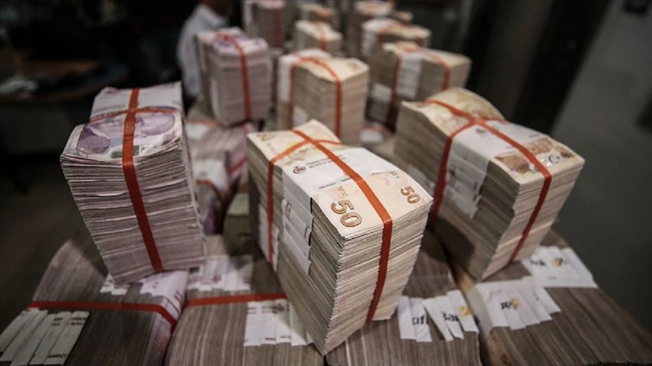 Güncel tablo netleşti: Nakit avans ve 0 faizli kredi veren bankalar hangileri?
