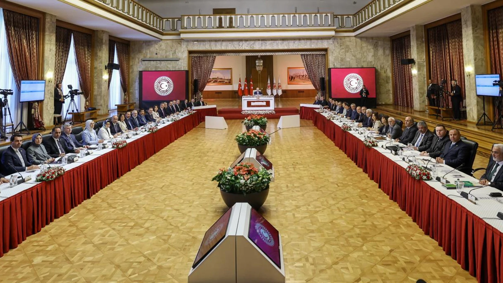 Komisyondaki eksik 3 üye için TBMM Başkanı Kurtulmuş'tan partilere yazı