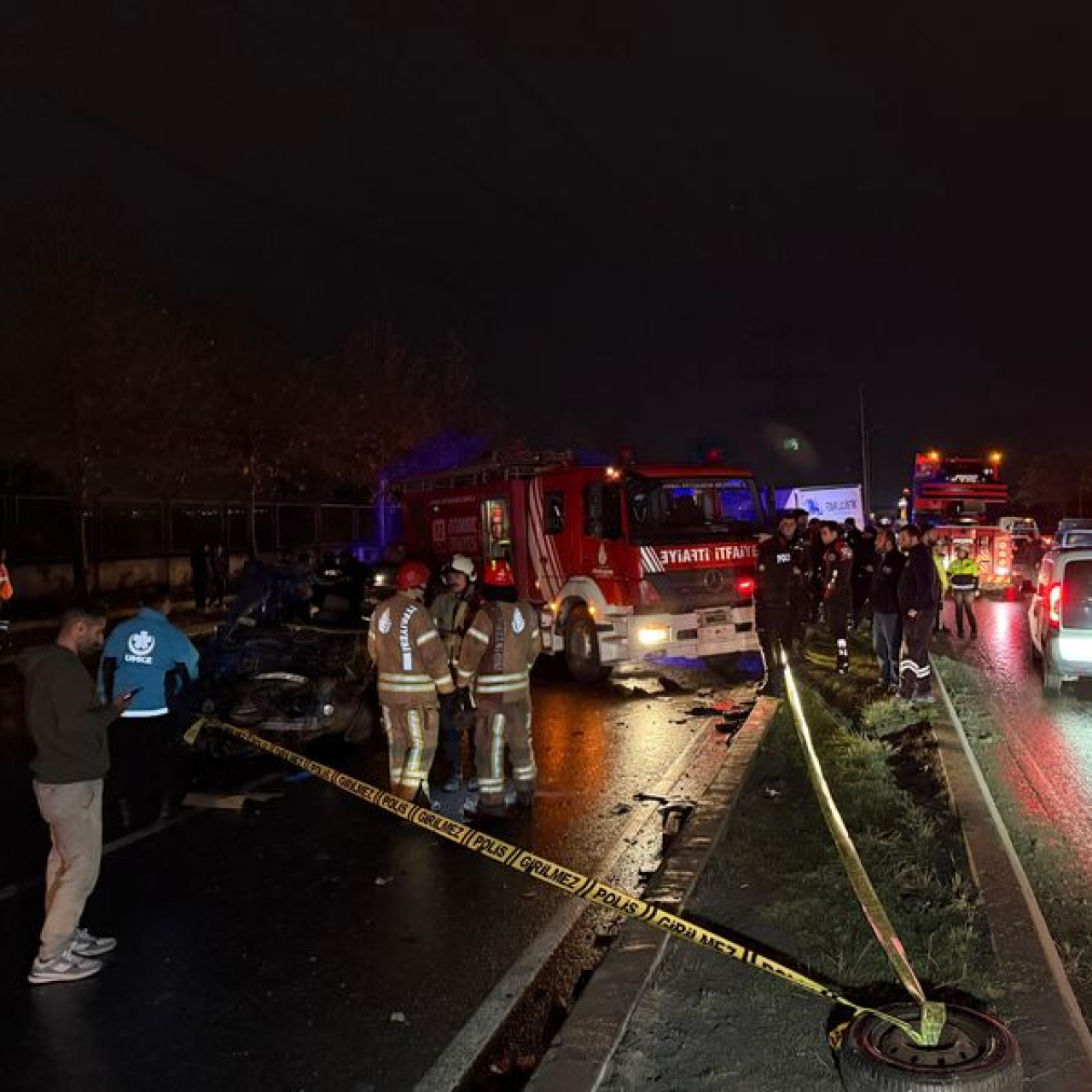 Başakşehir'de zincirleme kaza: 2 ölü, 5 yaralı