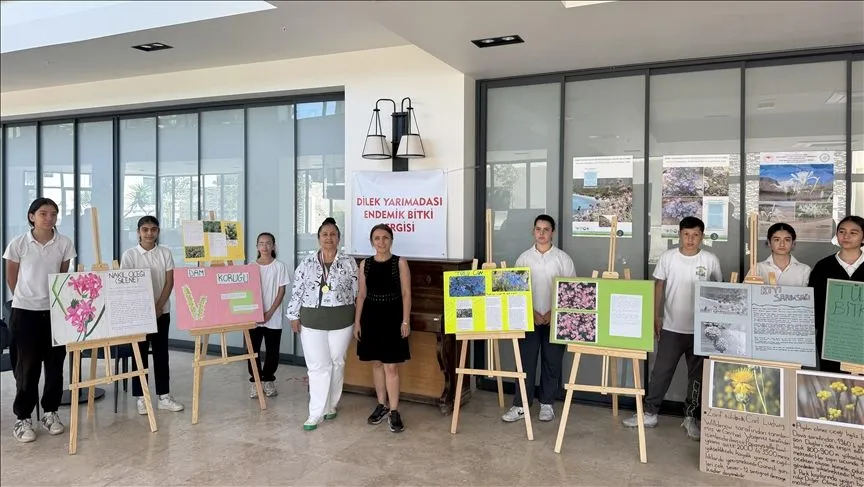 Kuşadası'nda ortaokul öğrencileri endemik bitkilerin önemine sergiyle dikkati çekti