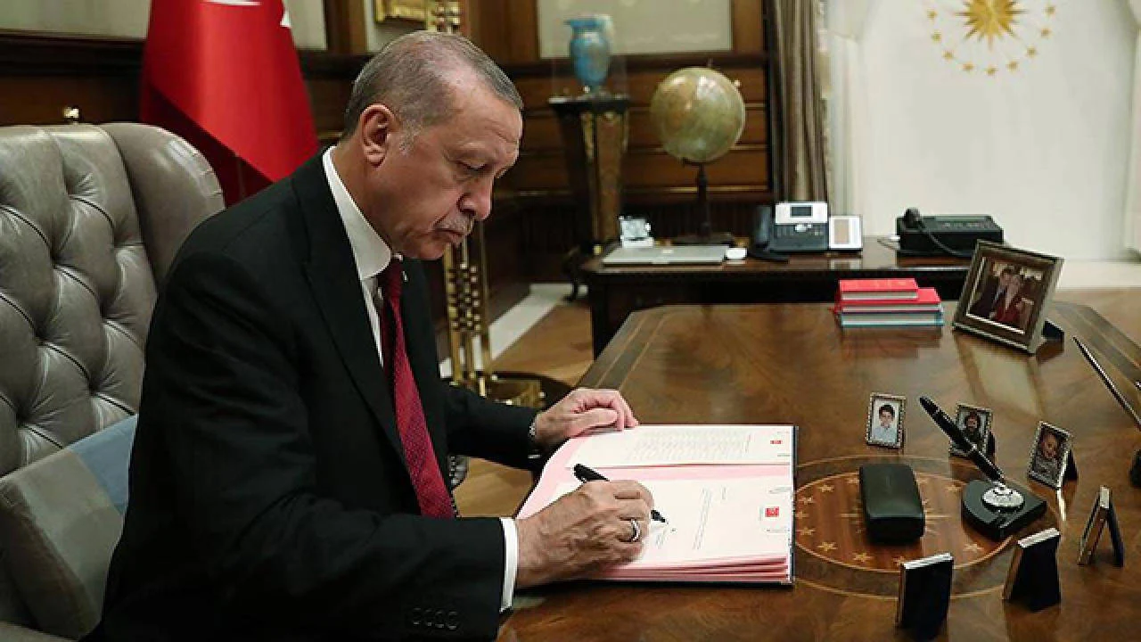 Erdoğan İmzaladı: Fon Vurgununun Ardından Ekonomi Bürokrasisinde Kritik Atama Ve Görevden Almalar