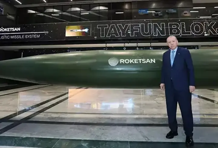Cumhurbaşkanı Erdoğan, Tayfun Blok-4 füzesine imza attı