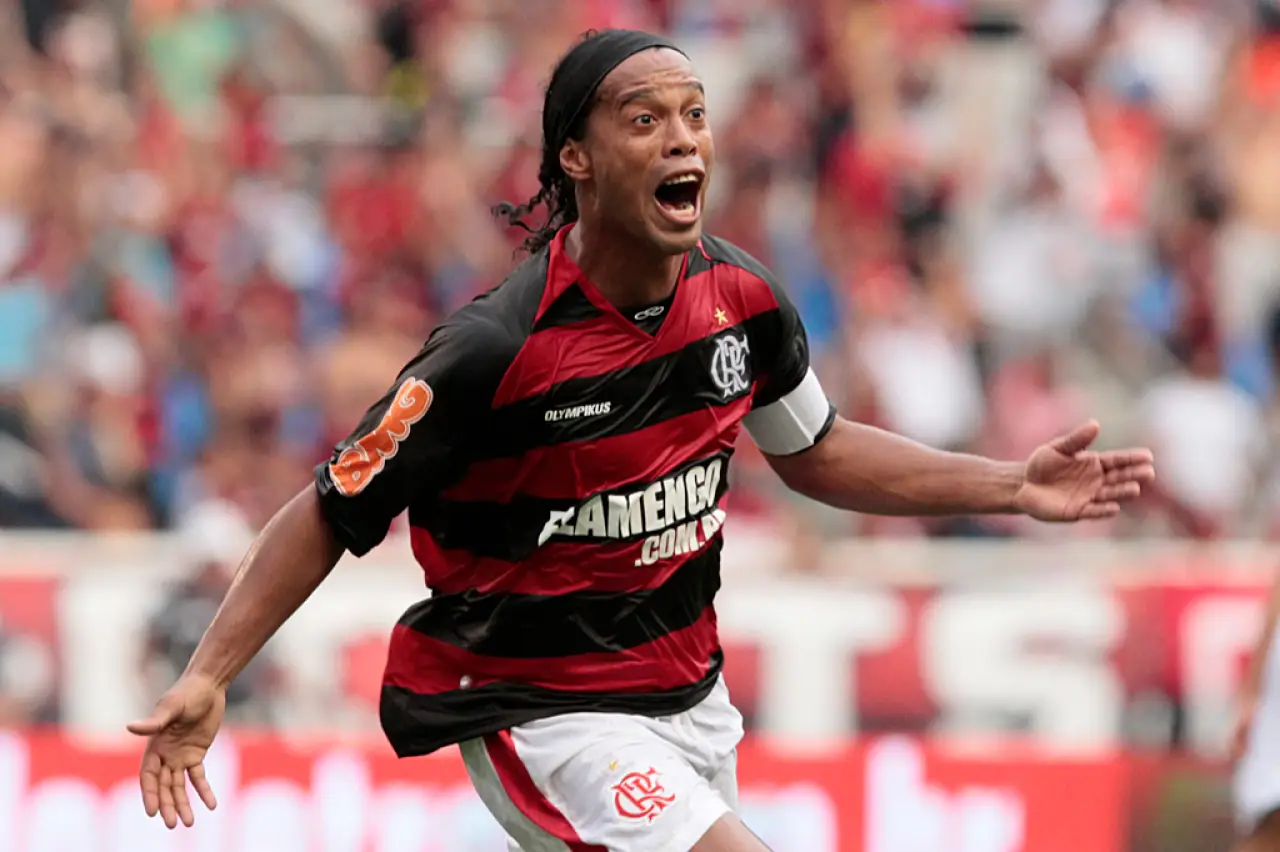 Ronaldinho 11 Yıl Sonra Ravenna Formasıyla Sahalara Dönmeye Hazırlanıyor
