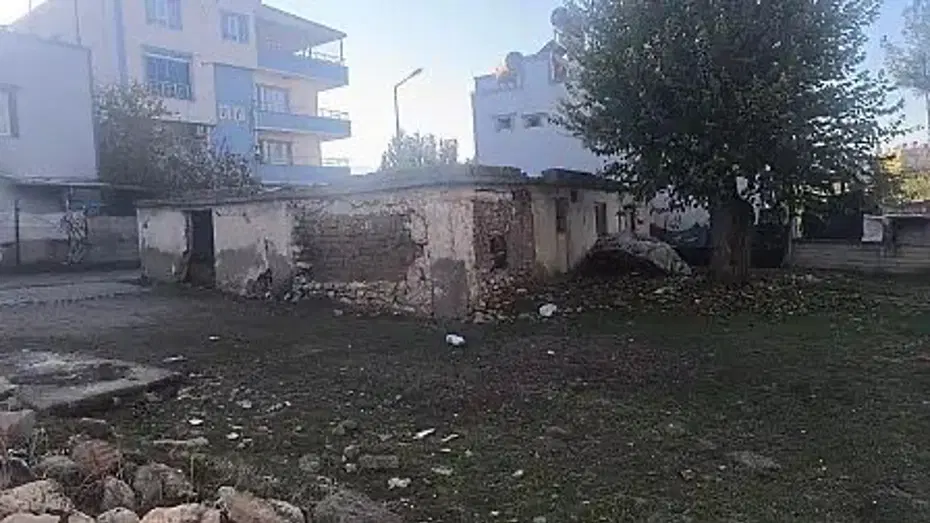 Kendisini kaçırılmış olarak gösterip ailesinden fidye istedi