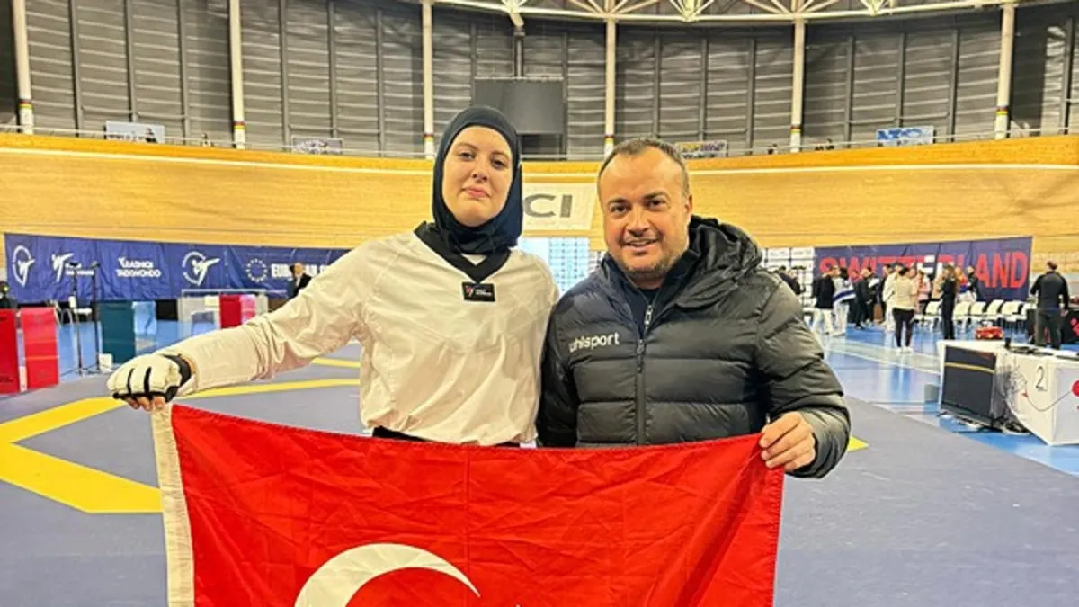Milli tekvandocu Elifnaz Köseoğlu gençlerde Avrupa şampiyonu oldu
