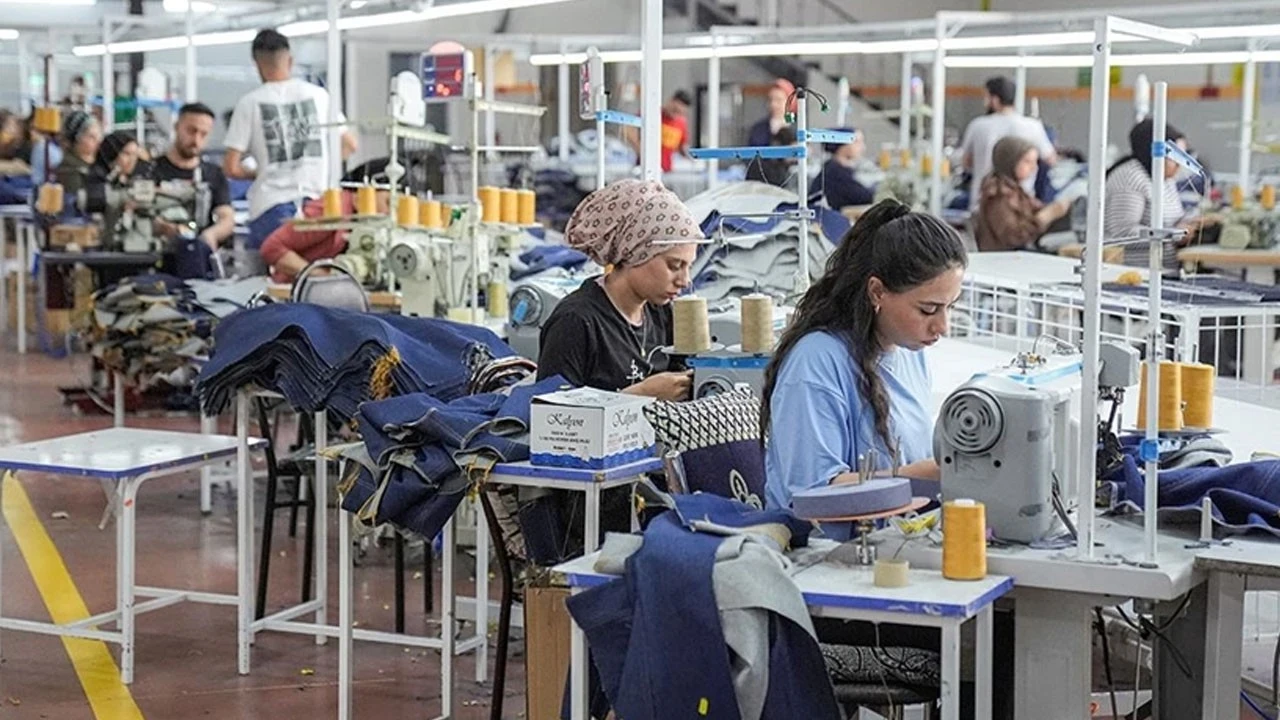 Ekonomik darboğaz tekstili tüketiyor: İki firma daha battı
