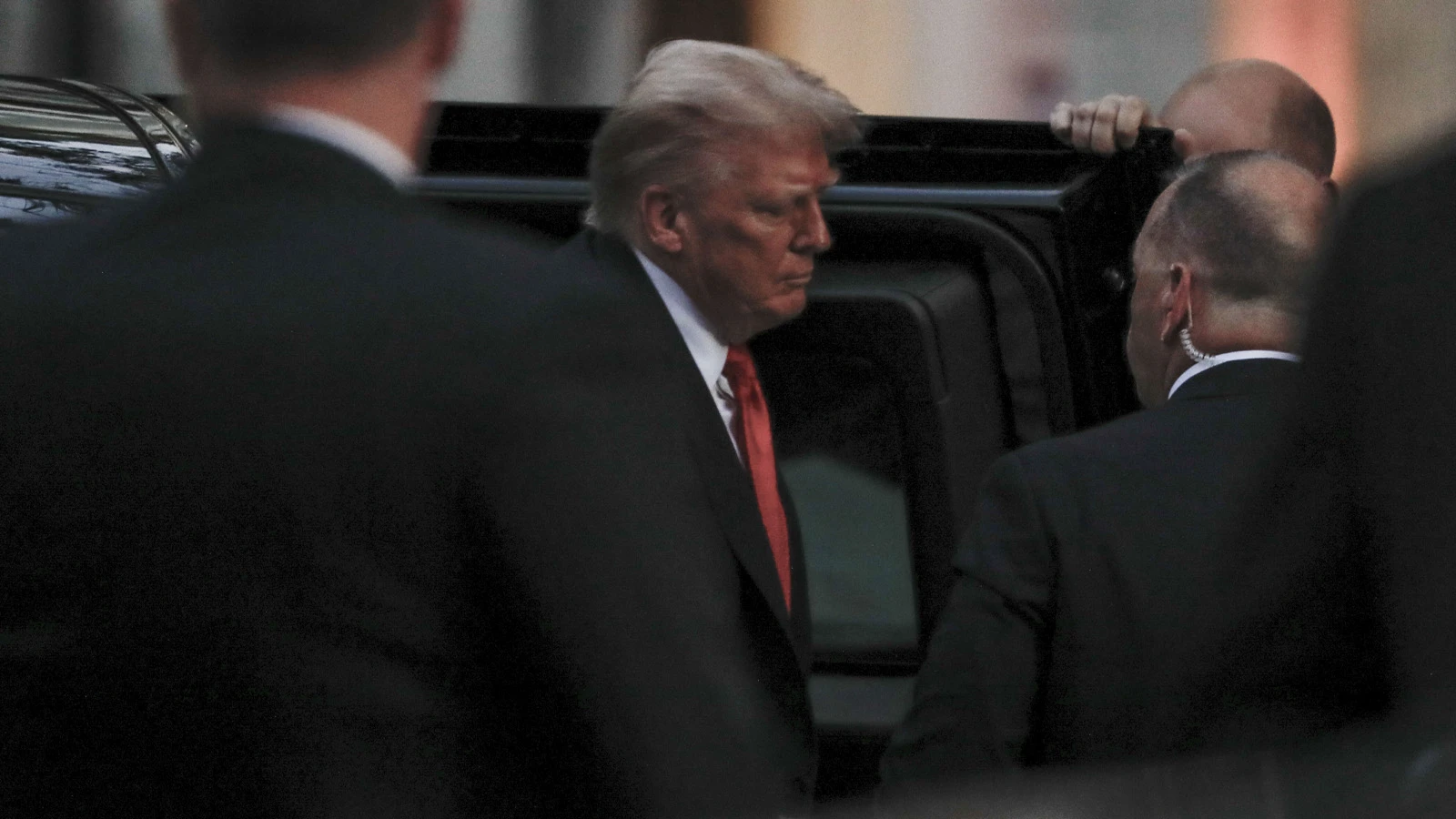Trump'a gittiği restoranda protesto şoku: Trump, bugünün Hitleri