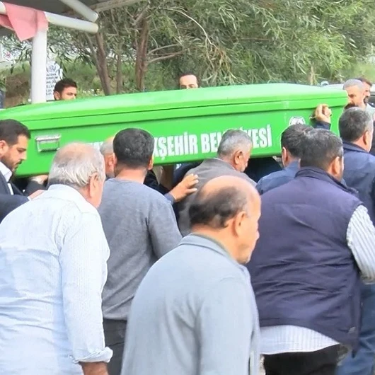 Çöken Merdivenin Altında Kalan İnşaat Ustası Toprağa Verildi