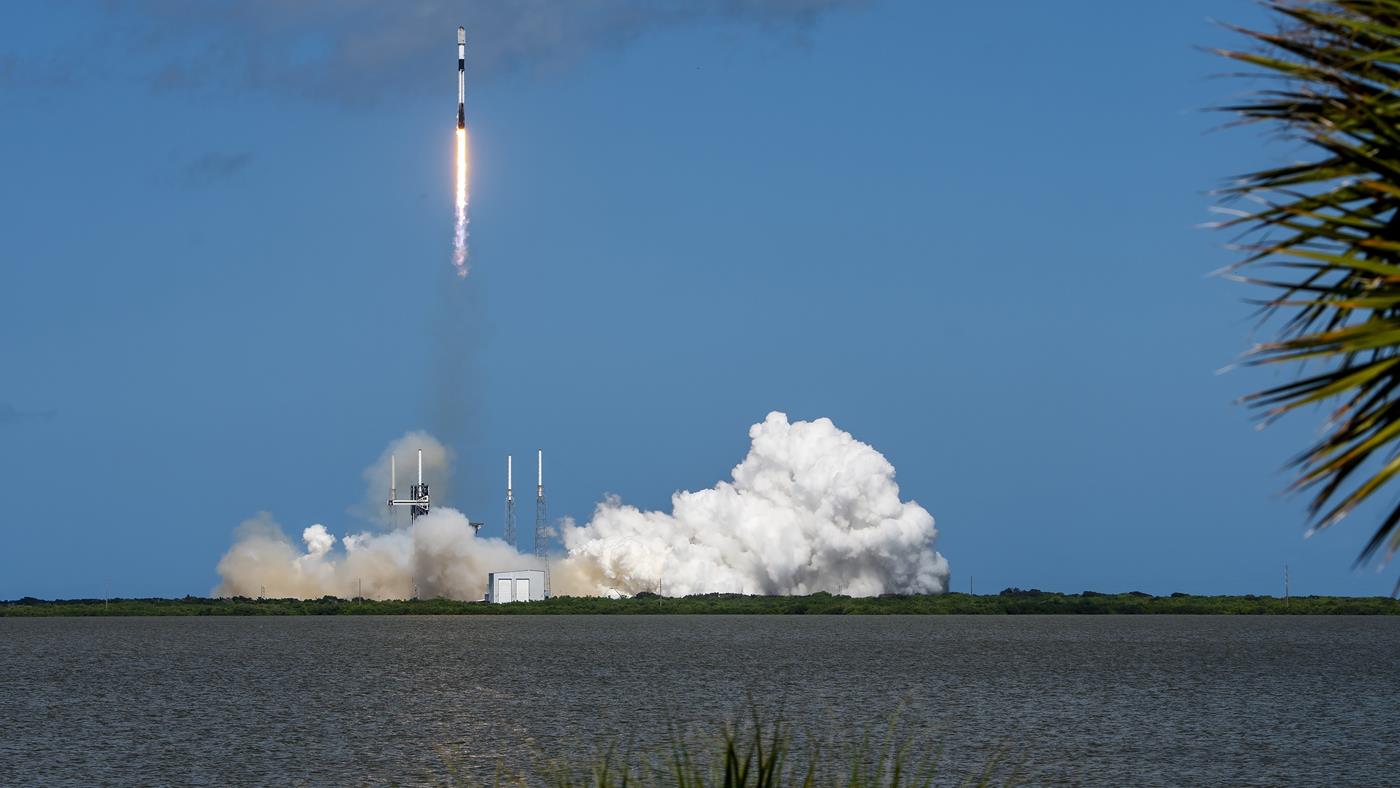 SpaceX, 10.000’inci Starlink uydusunu fırlattı