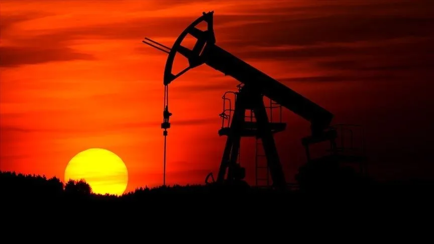 Uluslararası Enerji Ajansı, küresel petrol talebi artış öngörüsünü aşağı yönlü revize etti