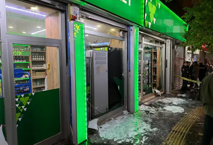 Markete patlayıcı madde atıp kaçan şüpheli aranıyor