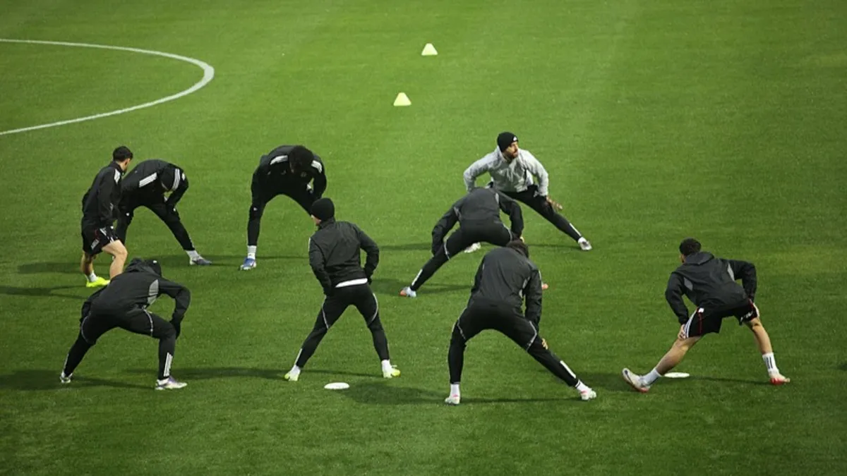 Beşiktaş yoğun yağış ve rüzgar altında hazırlıklarına devam etti