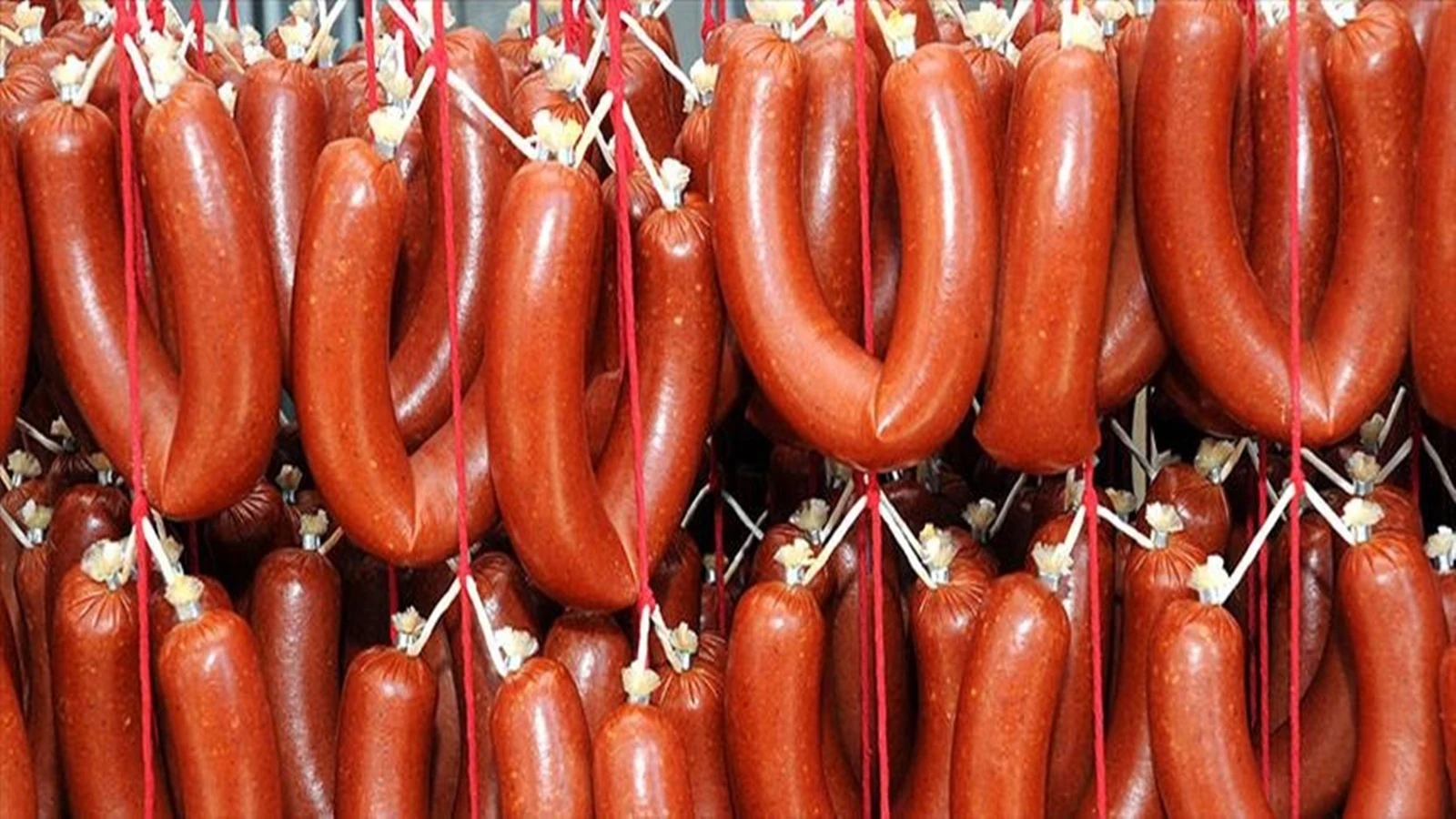 Meşhur sucuk markasında enfeksiyon! Marketlerden toplatıldı