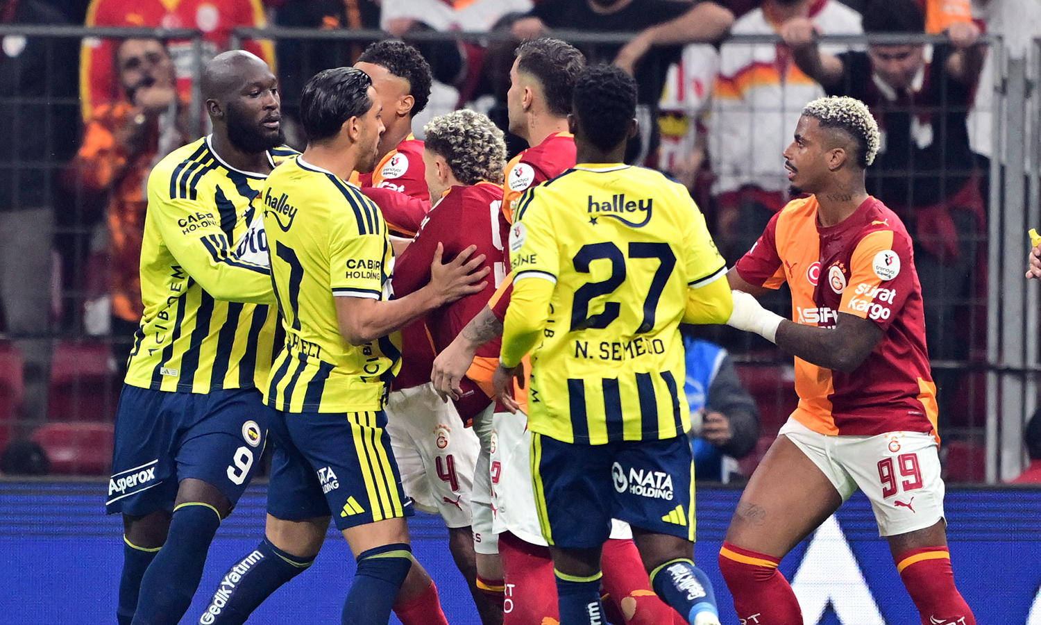 Son Dakika | Derbide Daha 16. Saniyede Olay! Lukaku Ve Abdülkerim Bardakcı Birbirine Girdi