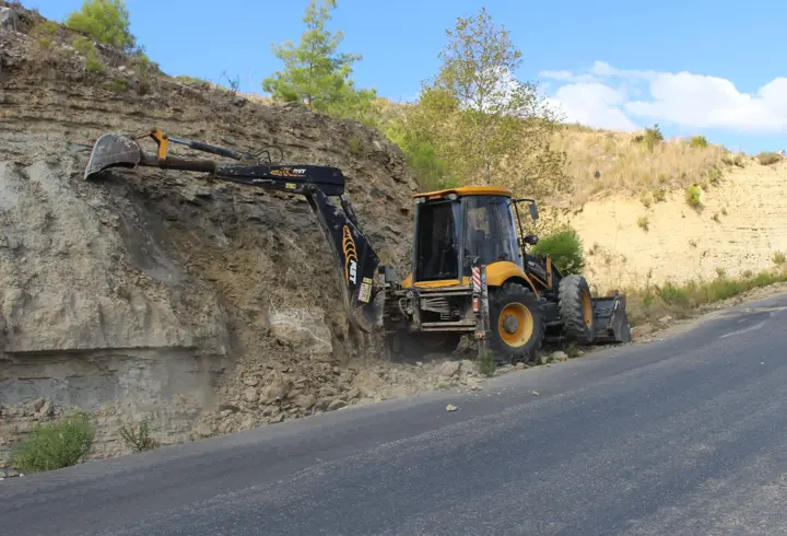 Büyükşehir'den Manavgat yollarında kış mesaisi