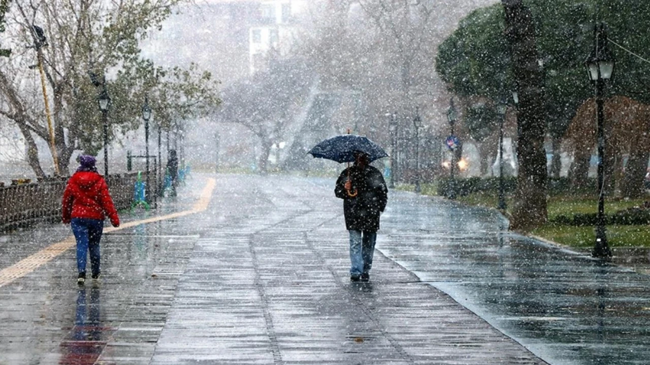 İstanbul'a bugün kar yağacak mı? Kar yağışı ne kadar sürecek?