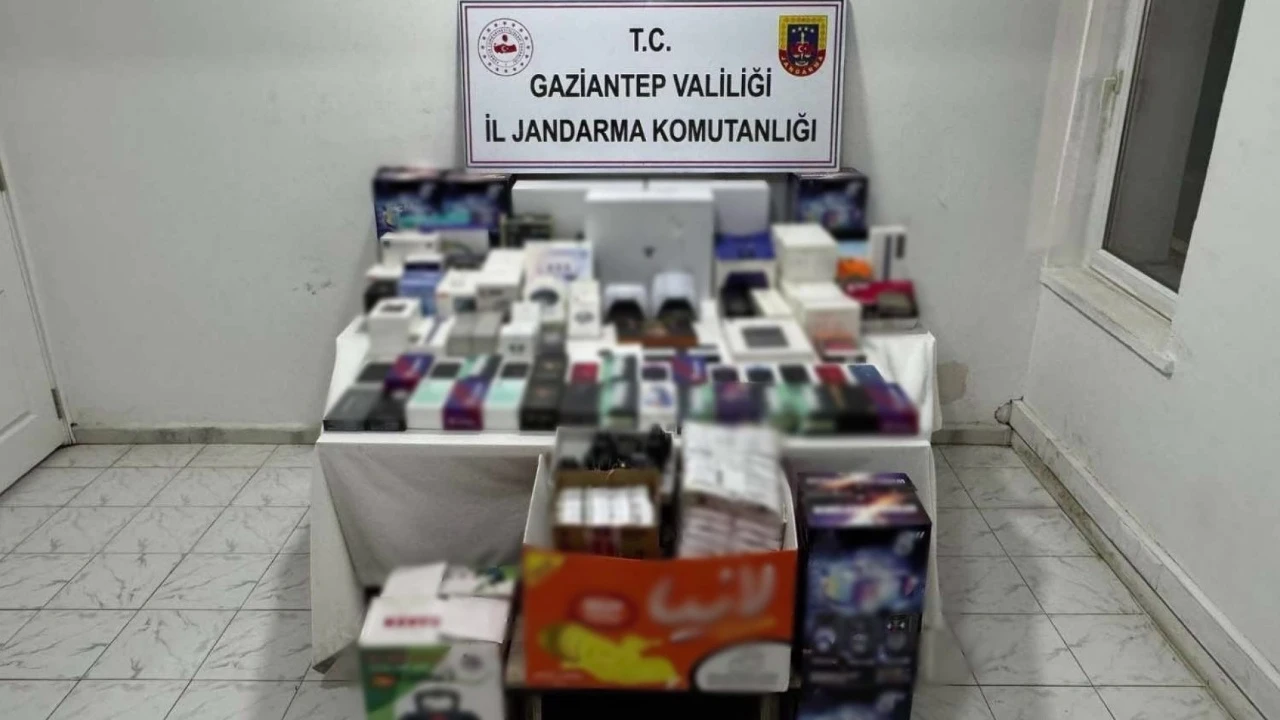 Gaziantep'te 2 milyon TL'lik kaçak elektronik eşya operasyonu!