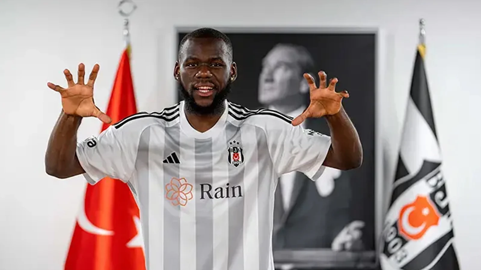Beşiktaş 4 milyon euroya aldığı orta sahanın sözleşmesini feshetti