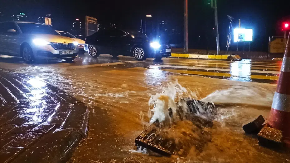 Şanlıurfa'yı sağanak vurdu. 4 ilçede okullar tatil edildi