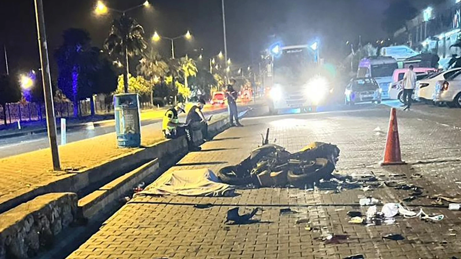 Antalya'da iki motosikletin çarpıştığı kazada 2 kişi öldü