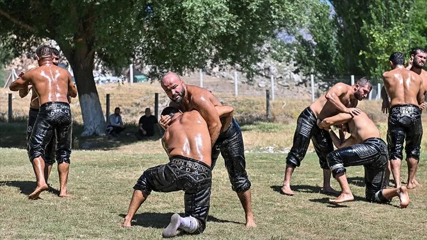 Başpehlivan Orhan Okulu'nun hedefi Kırkpınar'da altın kemer kazanmak