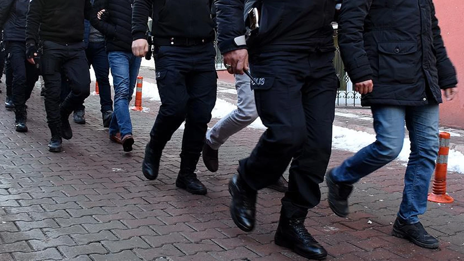 4 ilde eş zamanlı FETÖ operasyonu: 12 gözaltı kararı