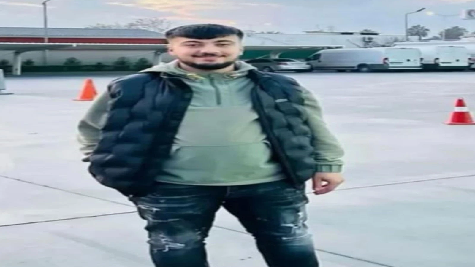 Düğünü izlerken kurşunların hedefi olan 20 yaşındaki genç hayatını kaybetti