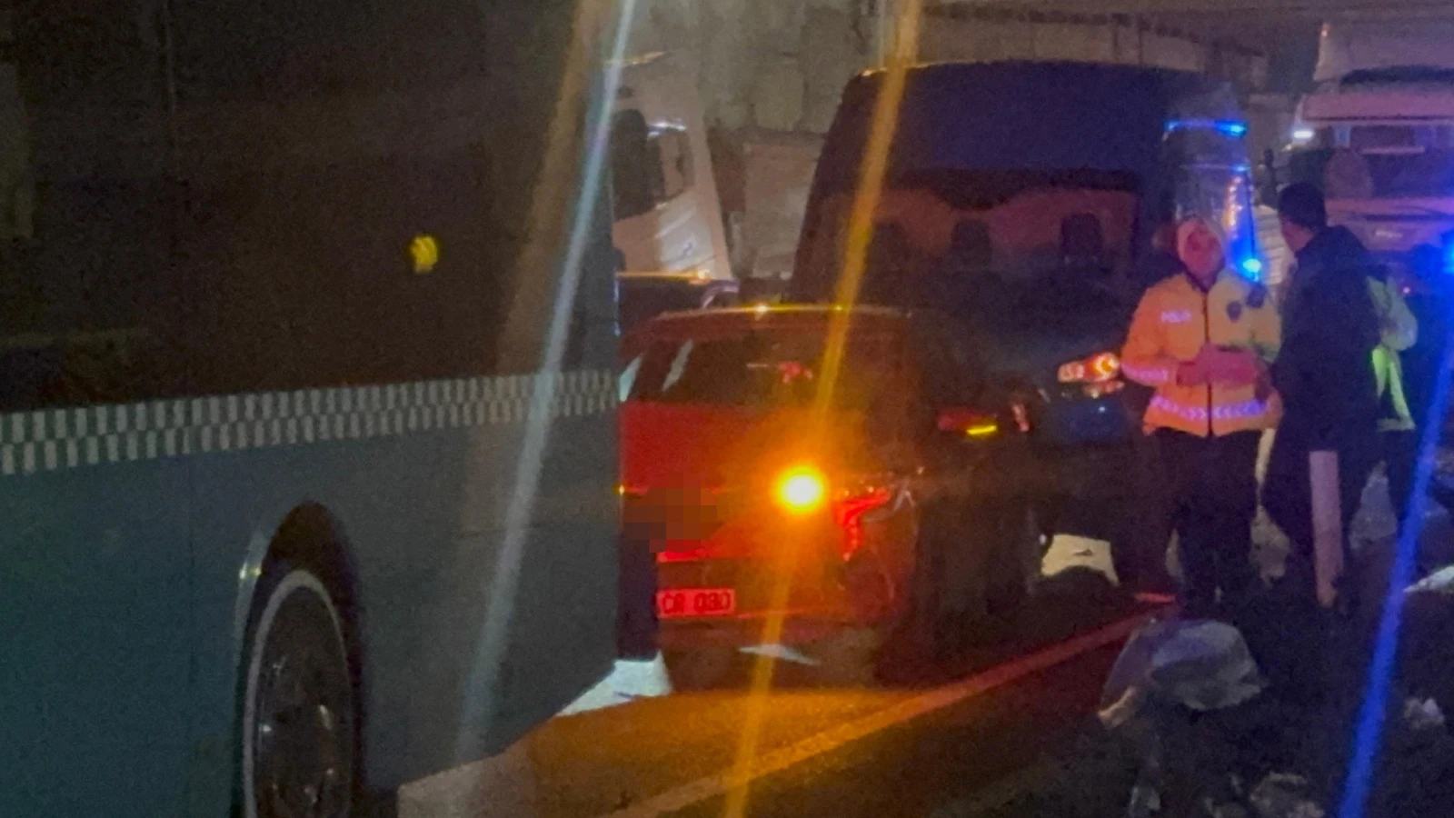 Diyarbakır'da işçi servisi yayaya çarpıp takla attı: 1 ölü, 4 yaralı