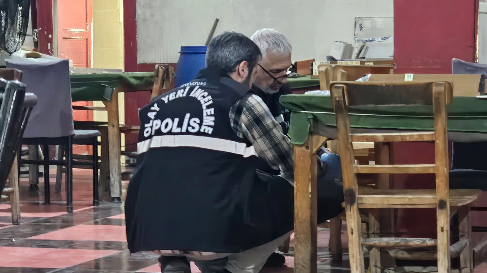 Çeyrek altın cinayeti! Kahvehaneyi basıp okey oynayan 2 kişiyi öldürdü