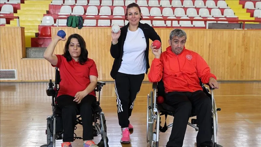 Boccia ile dört duvar arasından kurtulan engellilerin hedefi yeni şampiyonluklar