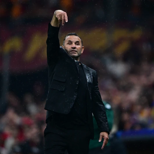 Galatasaray'da Ayrılık İddiası: Okan Buruk İki İsmin Biletini Kesti