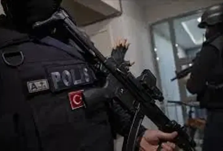 Sancaktepe'de uyuşturucu operasyonu: 8 gözaltı