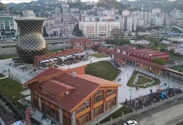 Rize’de Çay Çarşısı 2,5 milyon ziyaretçiyi ağırladı