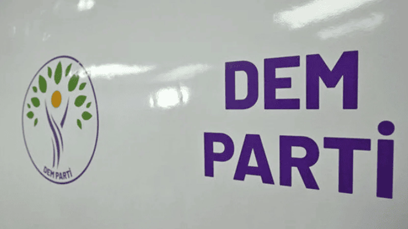Terörsüz Türkiye süreci... DEM Parti'den PKK'nın silahla bırakma adımı ile ilgili açıklama
