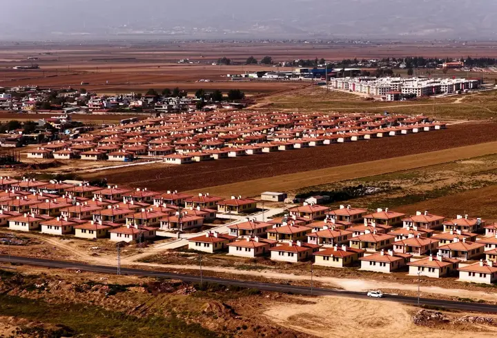 Bakan Kurum: Hatay'ın her bir köşesine ektiğimiz umut yeşerdi