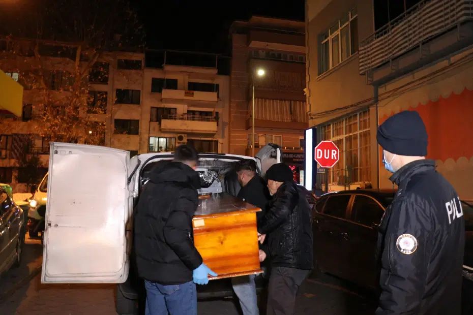 Yalnız yaşayan 93 yaşındaki kadın, yangında yaşamını yitirdi