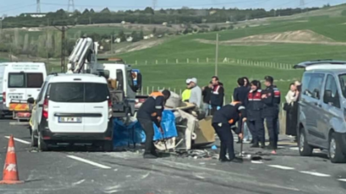 Kaza yapan araçtan kurtuldu, otomobil çarpınca öldü!