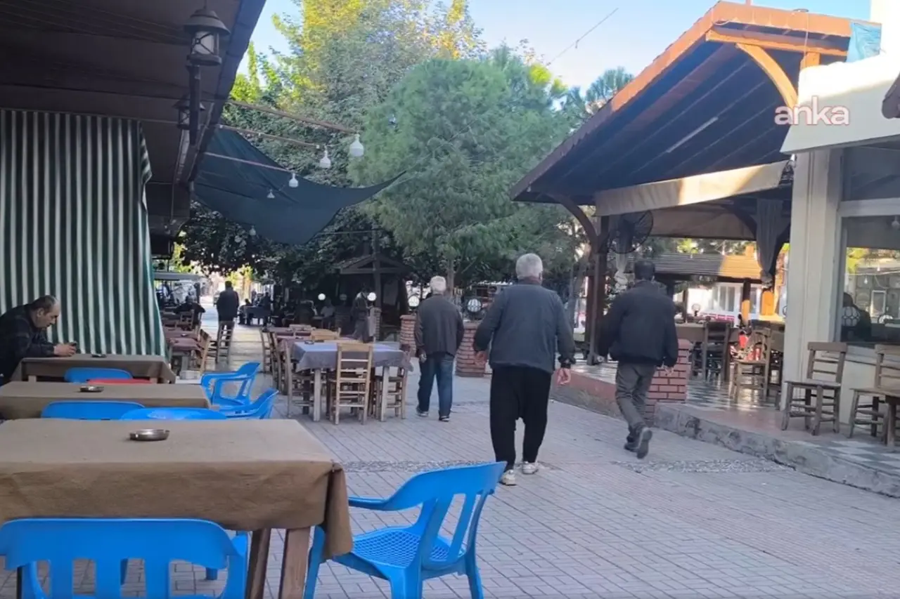 7 Bin 200 Liralık Yaşlılık Aylığıyla Yaşam Mücadelesi: Çöplerden Muşamba Topluyorum