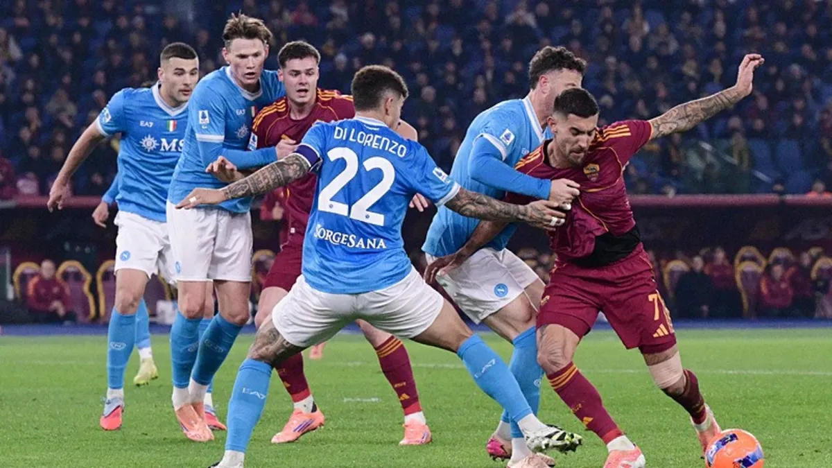 Napoli deplasmanda Roma'yı yendi! (İŞTE MAÇIN ÖZETİ)