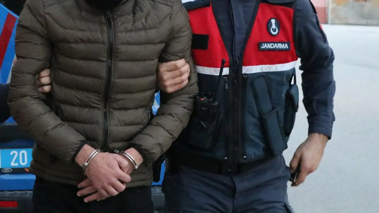 İzmir Menemen'de Uyuşturucu Operasyonu: 44 Şüpheli Gözaltına Alındı