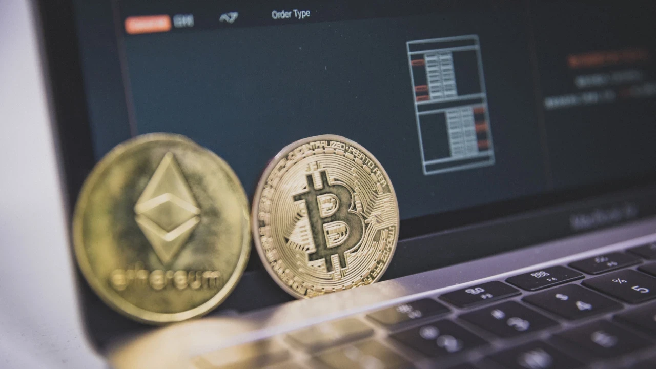 Bitcoin'de düşüş durdurulamıyor! 16 ayın dibini gördü