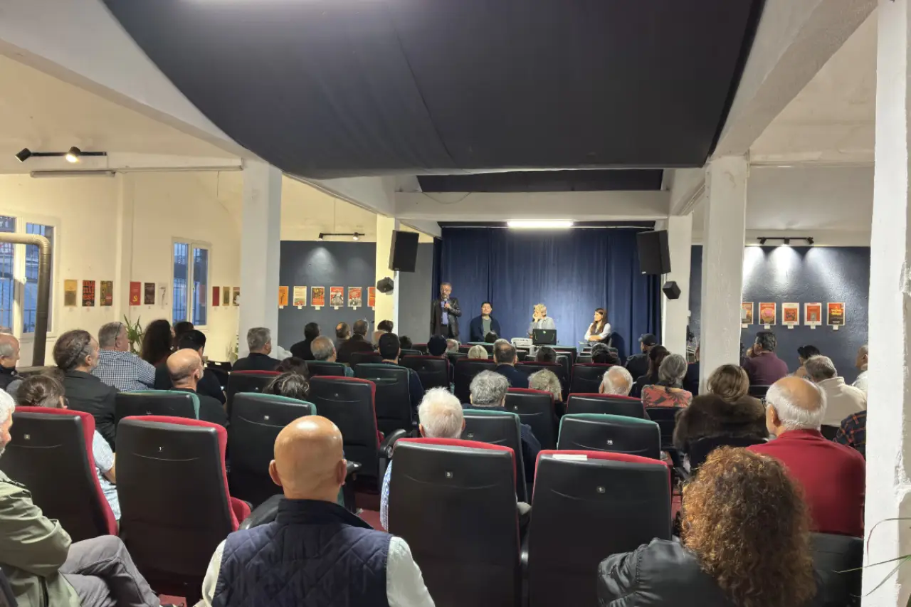 İzmir’de Komünist Manifesto Söyleşisi: İşçi Sınıfının Hayaleti Hâlâ Dolaşıyor