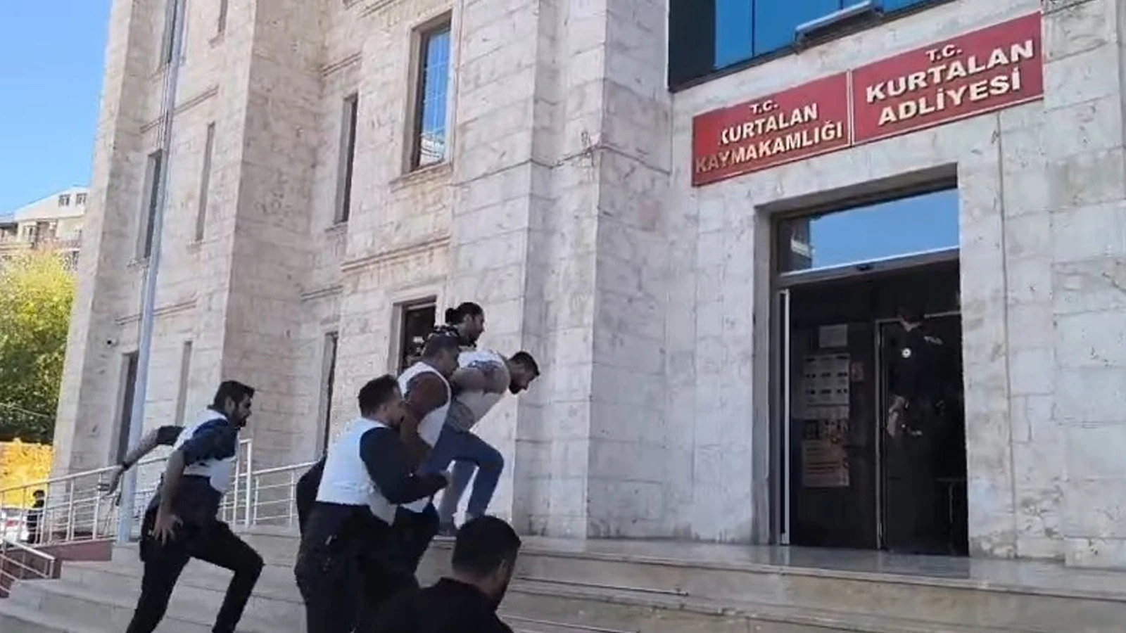 Eşi ve amcasını öldürdü, 3 akrabasını yaraladı, 'Hatırlamıyorum' dedi