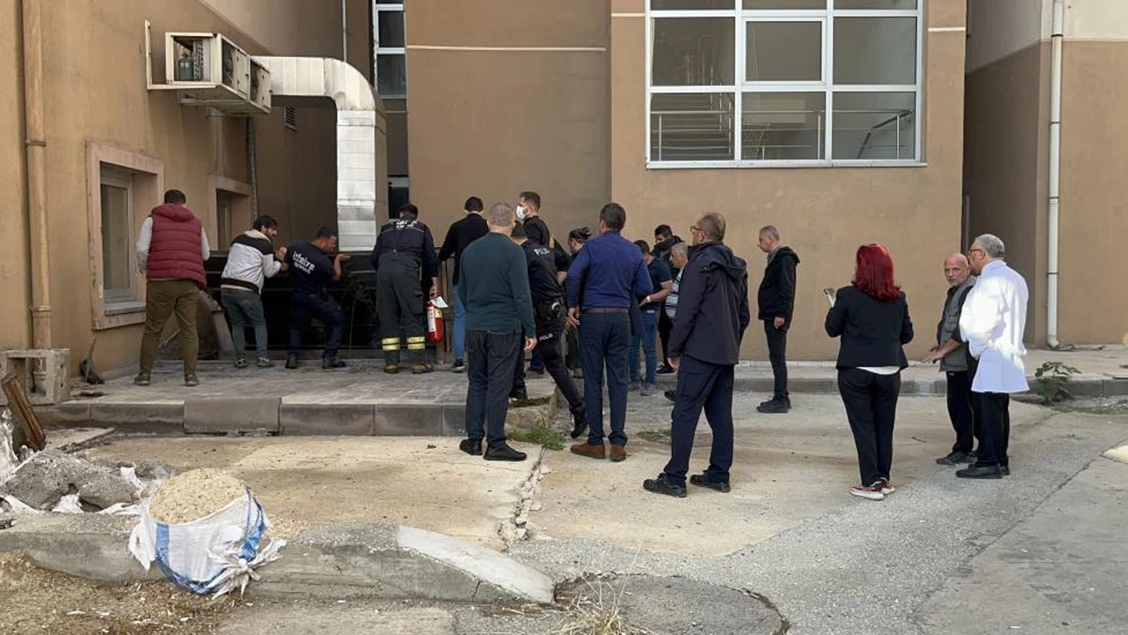 Hastanenin elektrik panolarındaki patlama paniğe neden oldu