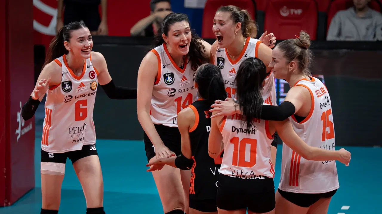Eczacıbaşı Peron İstanbul, Voleybol Sultanlar Ligi'nde kayıpsız!